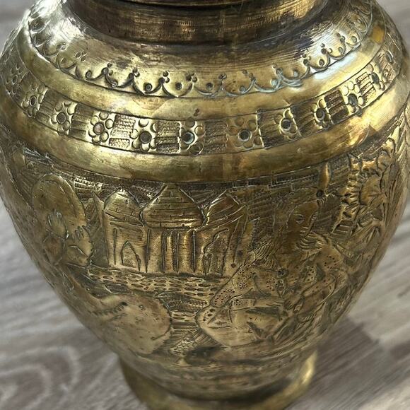 Vintage Etched Brass Vase 6" Middle Eastern Indian Style Decorative Urn Jar - Picture 2 of 6